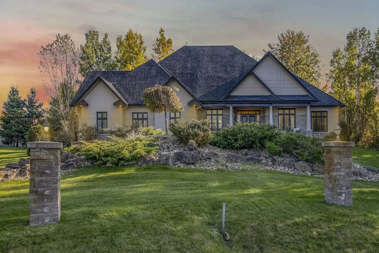 Ottawa's Finest Mansion | Game Room | Monthly Stays