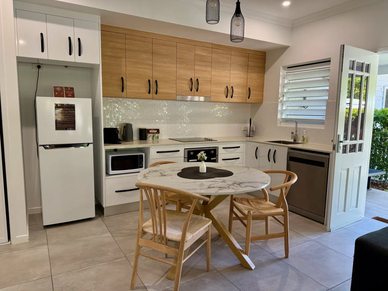 Bamboo Luxe Villa - Edge Hill luxe pet friendly home sleeps 3 6