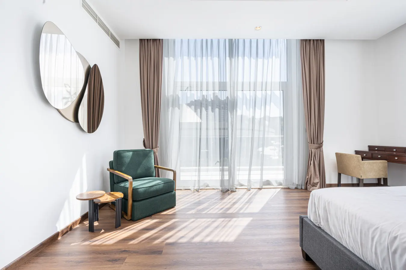 Palm Home next to Nakheel Mall w/ Private Beach 17