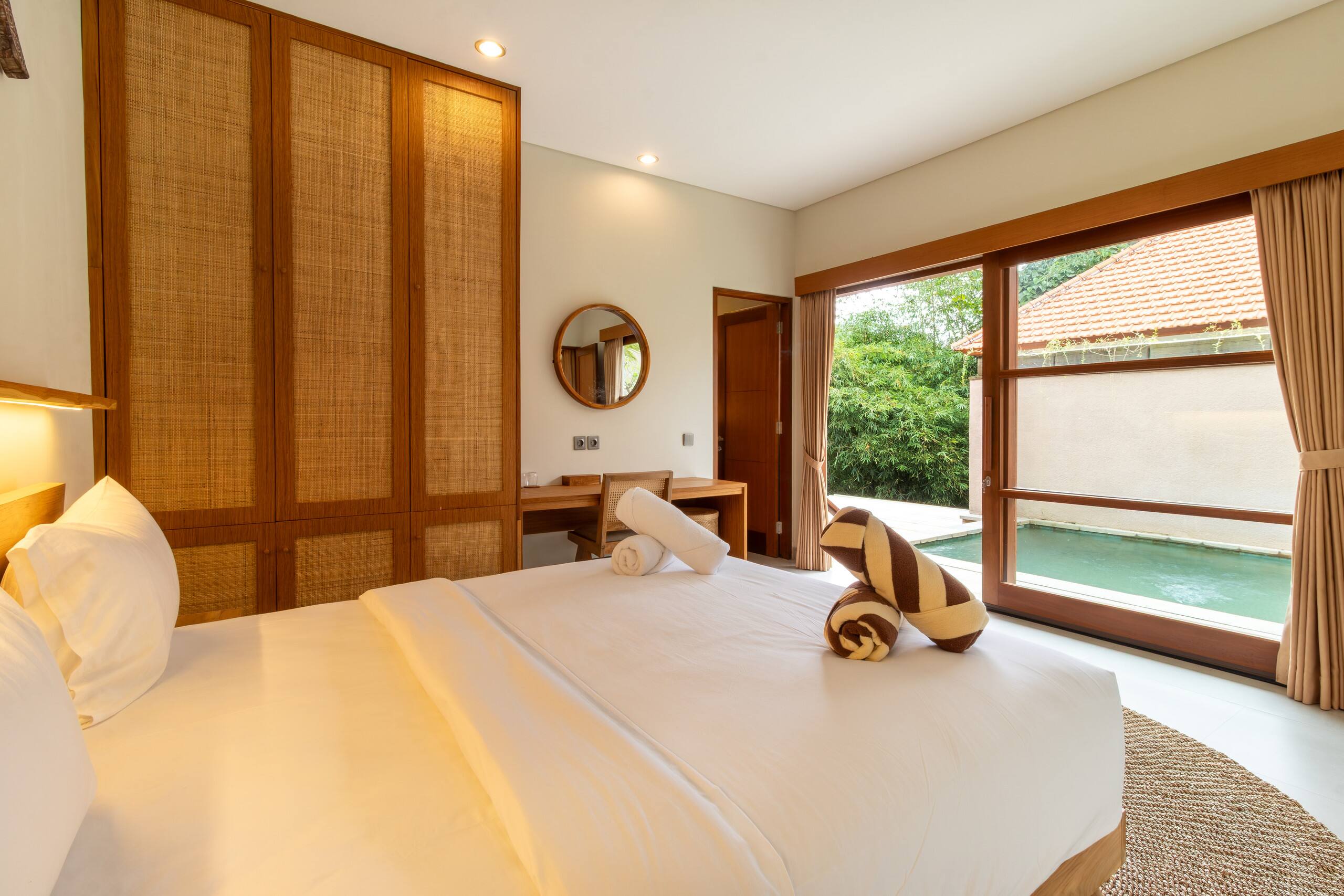 Luxury 2 Bedroom Private Pool Villas 5