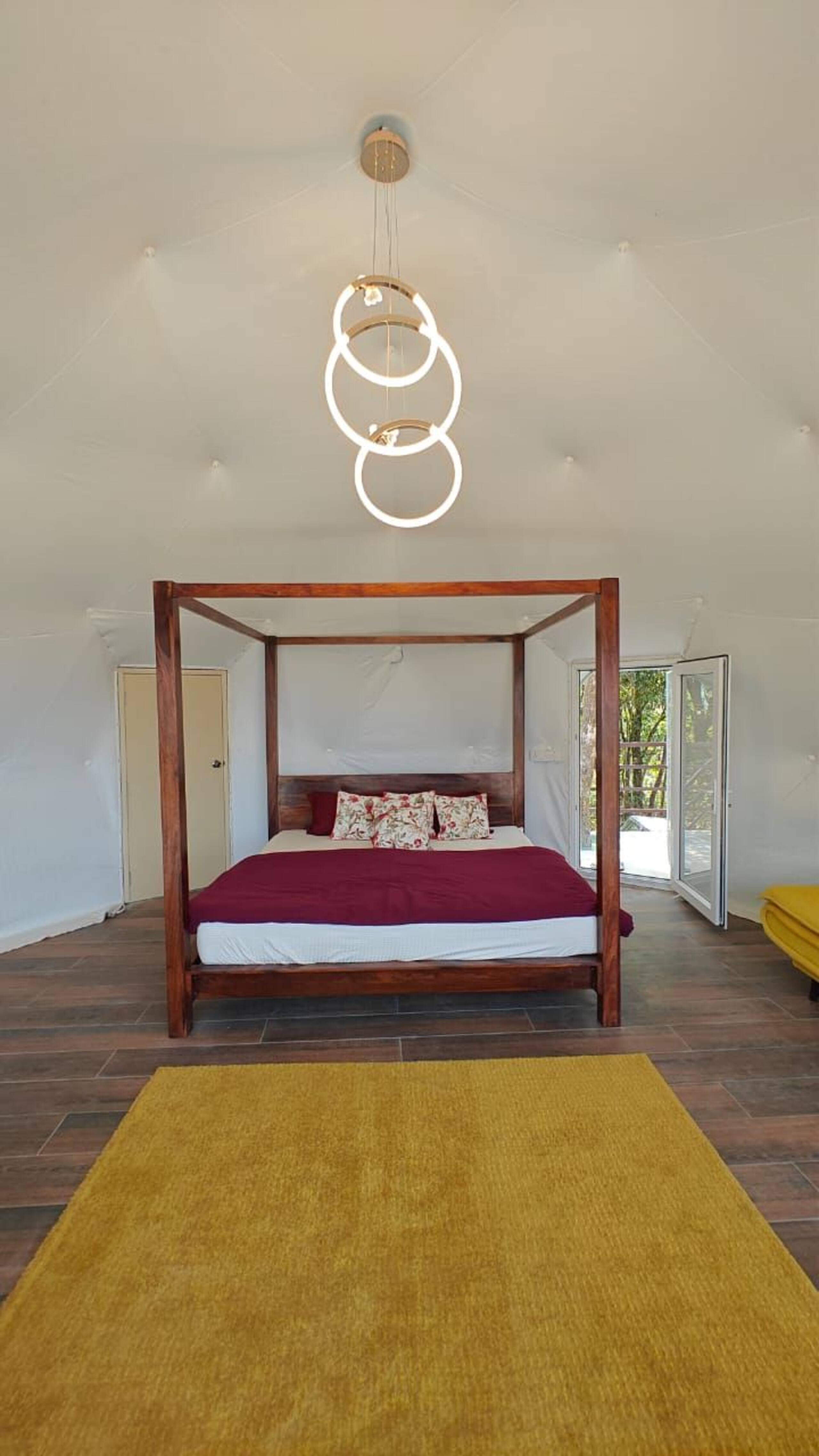 Luxury Tree GlampingDome Woodpecker coffee estate 15