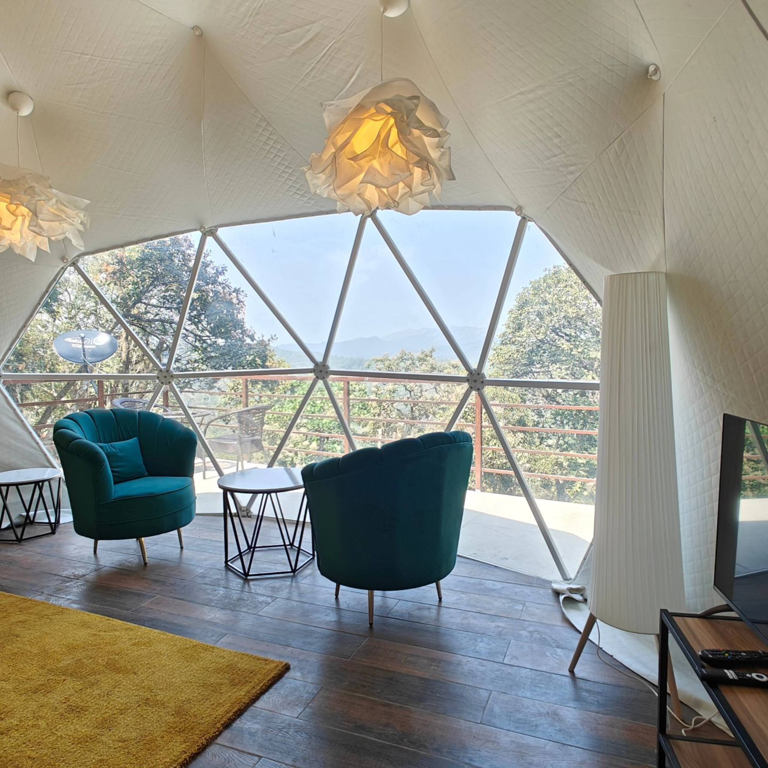 Luxury Tree GlampingDome Woodpecker coffee estate 3