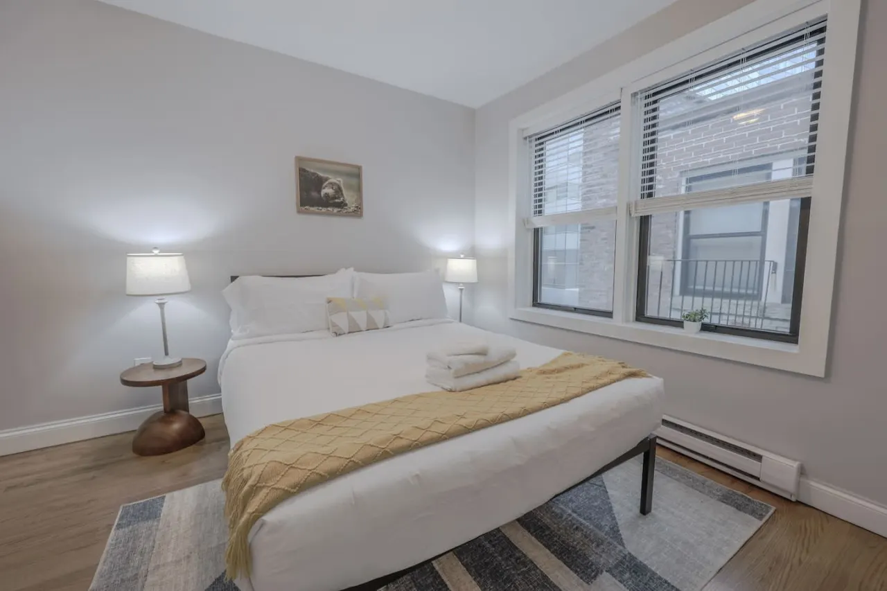Theater District Cozy 1 BR! 3
