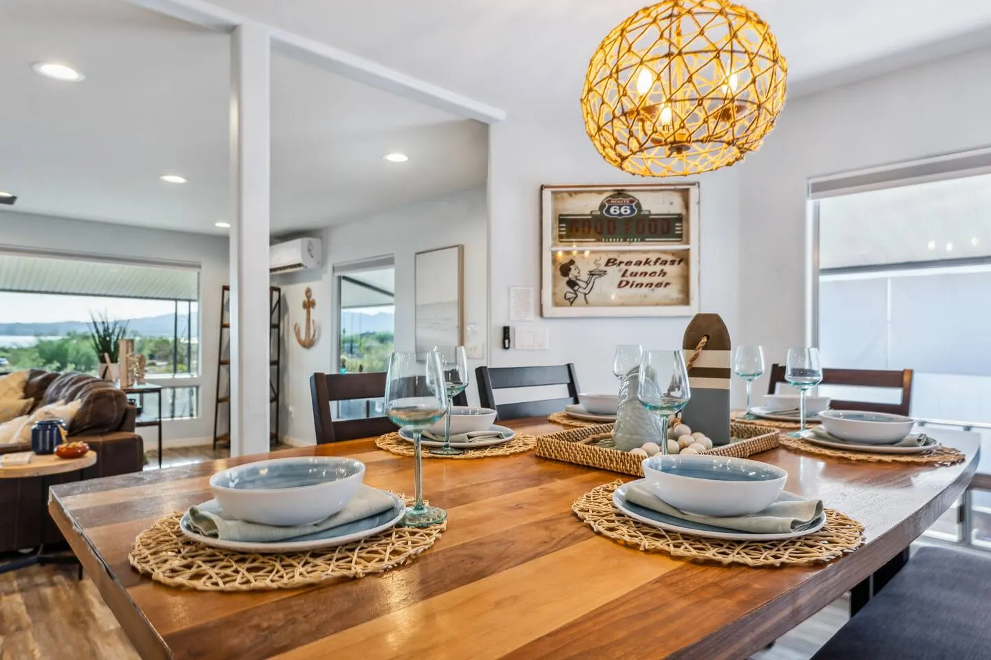Waterfront Views Close to Windsor Sleeps 12 18