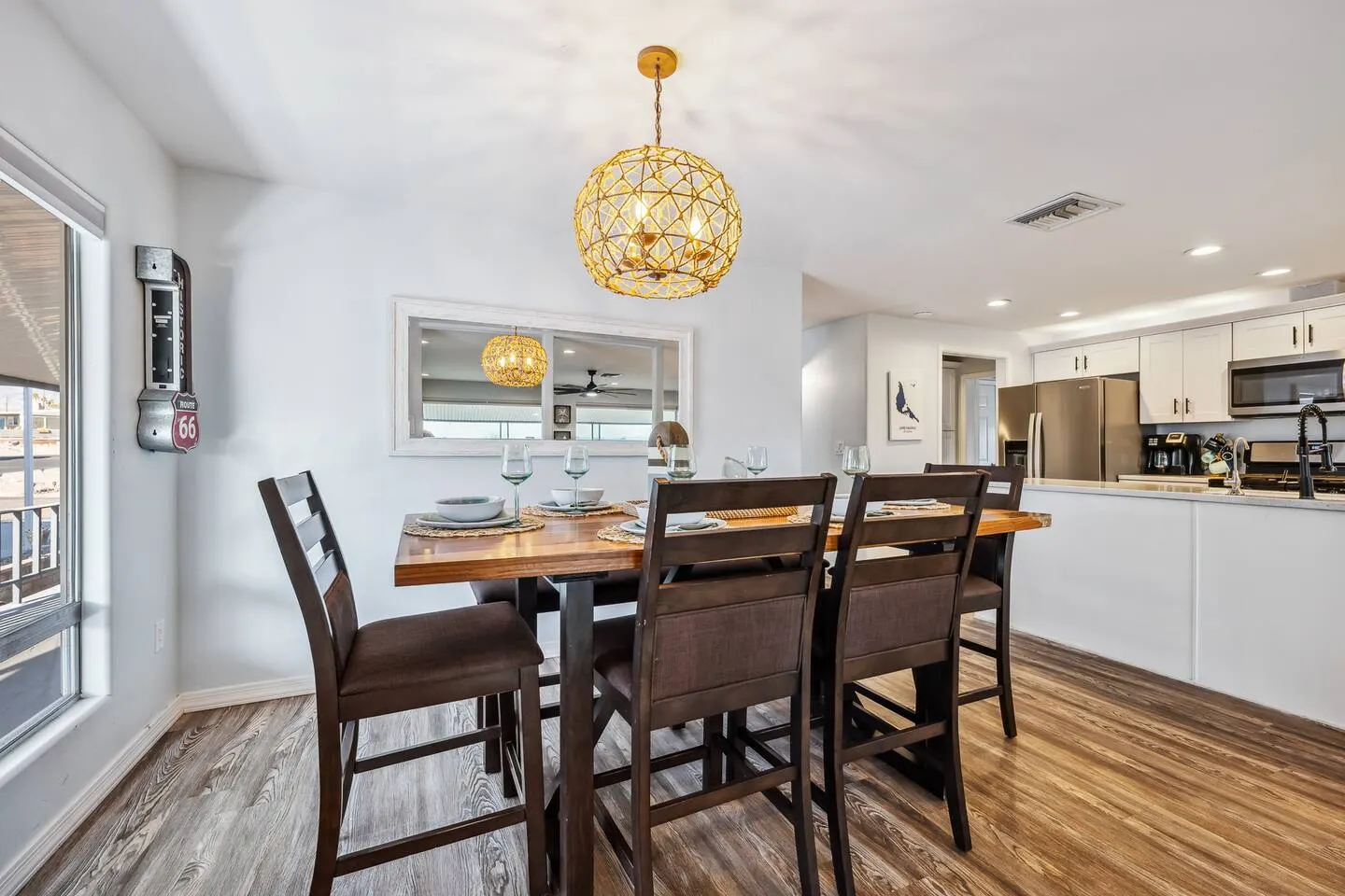 Waterfront Views Close to Windsor Sleeps 12 19
