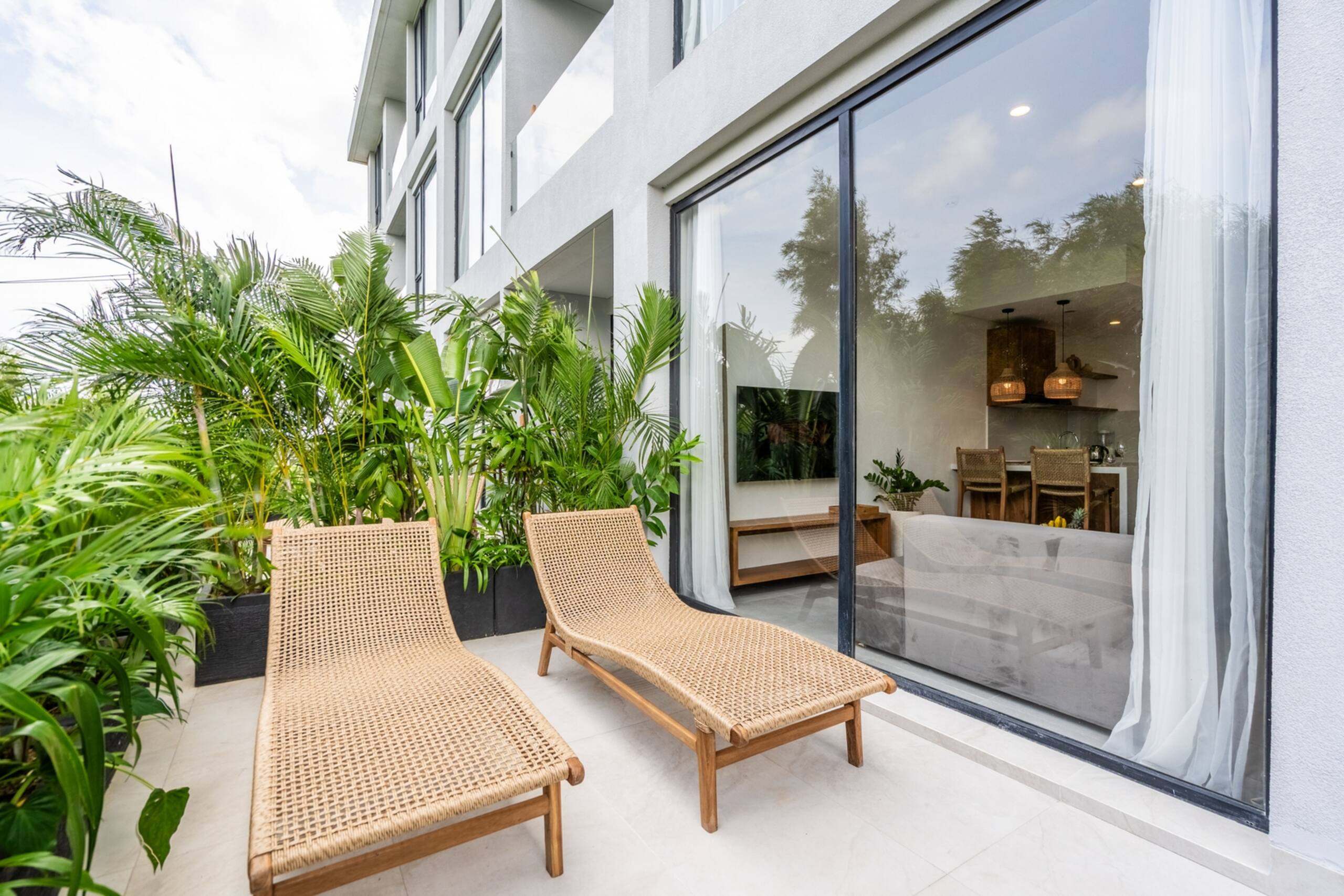 Luxe 1BR Canggu Suite | Near Beach, Rooftop Gym 24