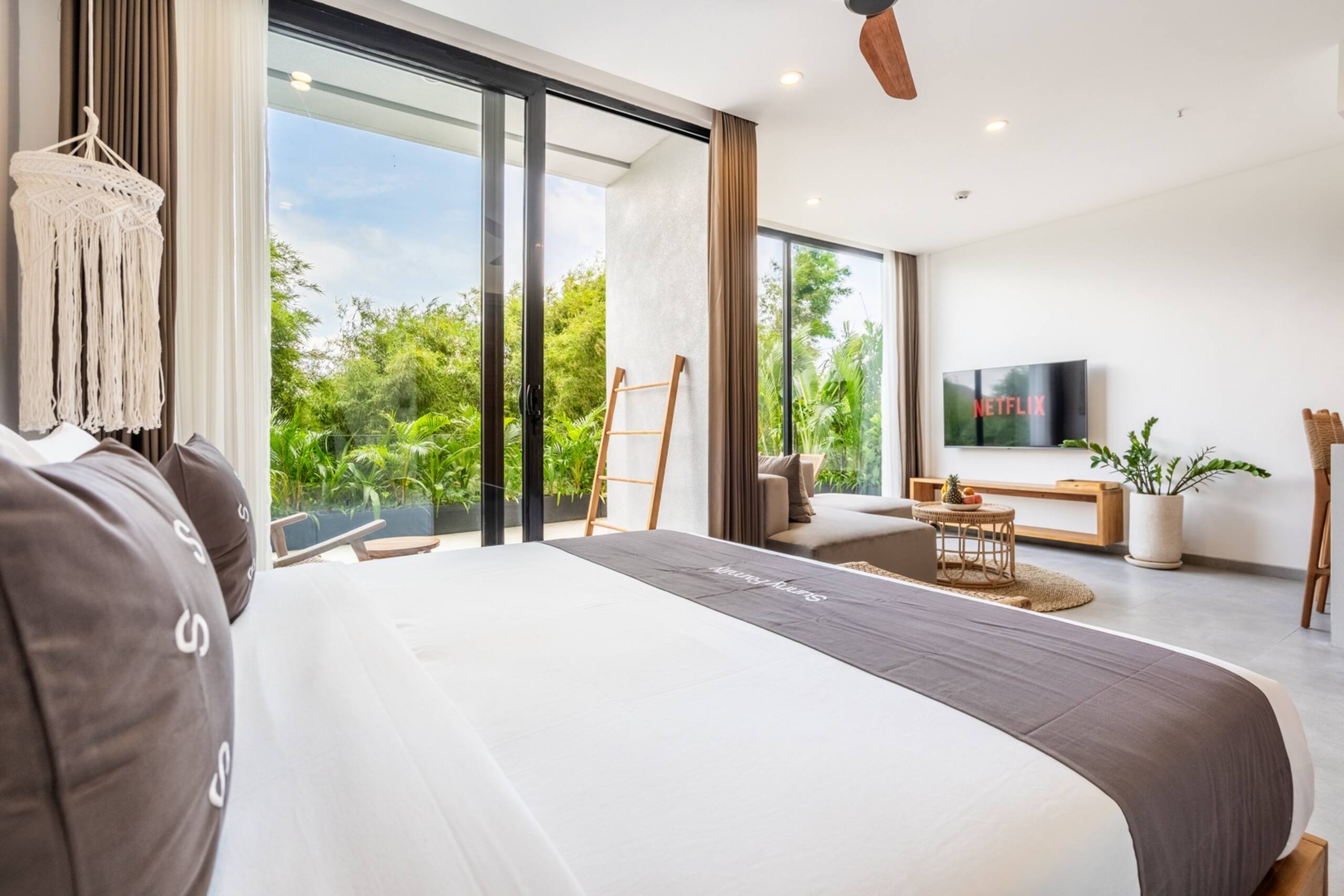 Luxe 1BR Canggu Suite | Near Beach, Rooftop Gym 21