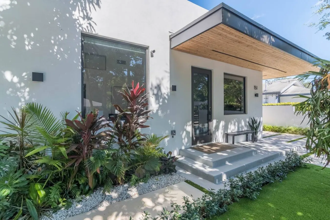 Luxury Miami Oasis Heated Pool & BBQ w/ Guesthouse 15