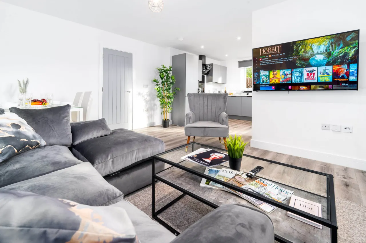 The Marsons Collection - Two Bedroom Apartment - Balcony - Parking - Smethwick 2 1