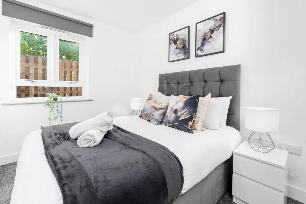 The Marsons Collection - Two Bedroom Apartment - Balcony - Parking - Smethwick 2 2