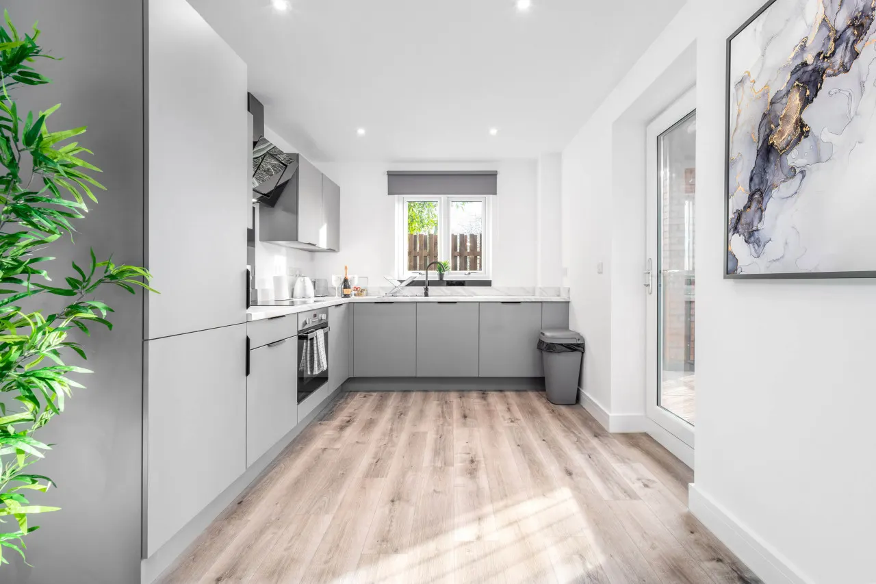 The Marsons Collection - Two Bedroom Apartment - Balcony - Parking - Smethwick 2 10