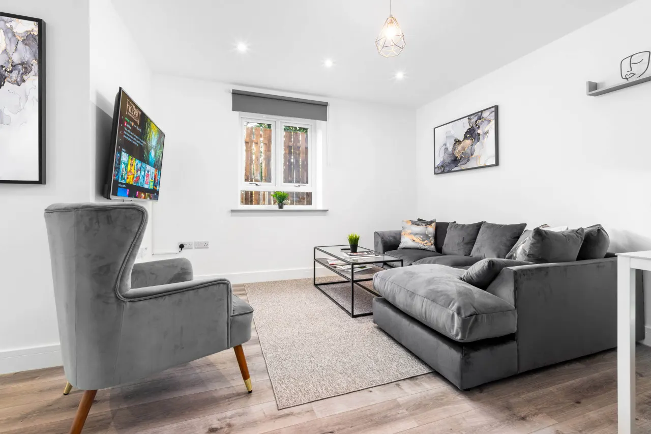 The Marsons Collection - Two Bedroom Apartment - Balcony - Parking - Smethwick 2 14