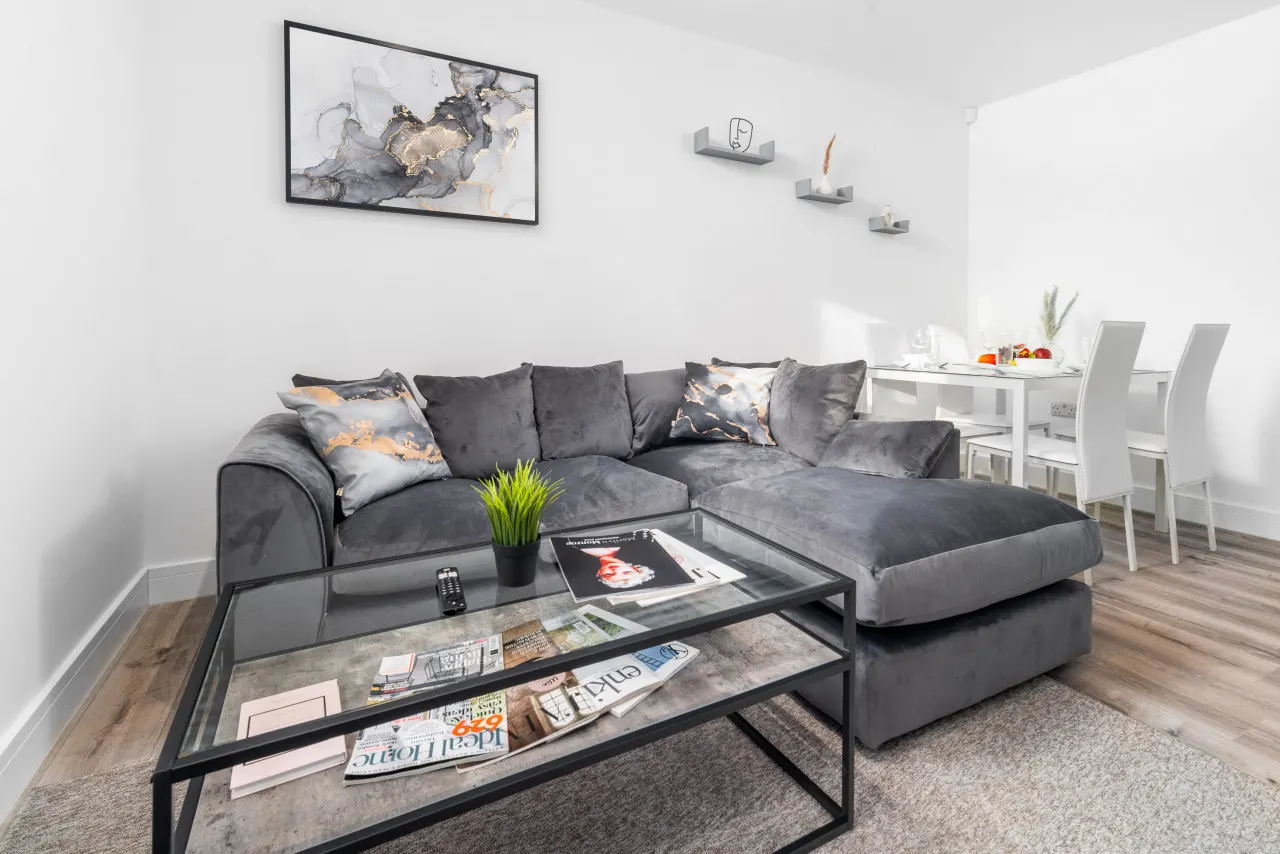 The Marsons Collection - Two Bedroom Apartment - Balcony - Parking - Smethwick 2 20