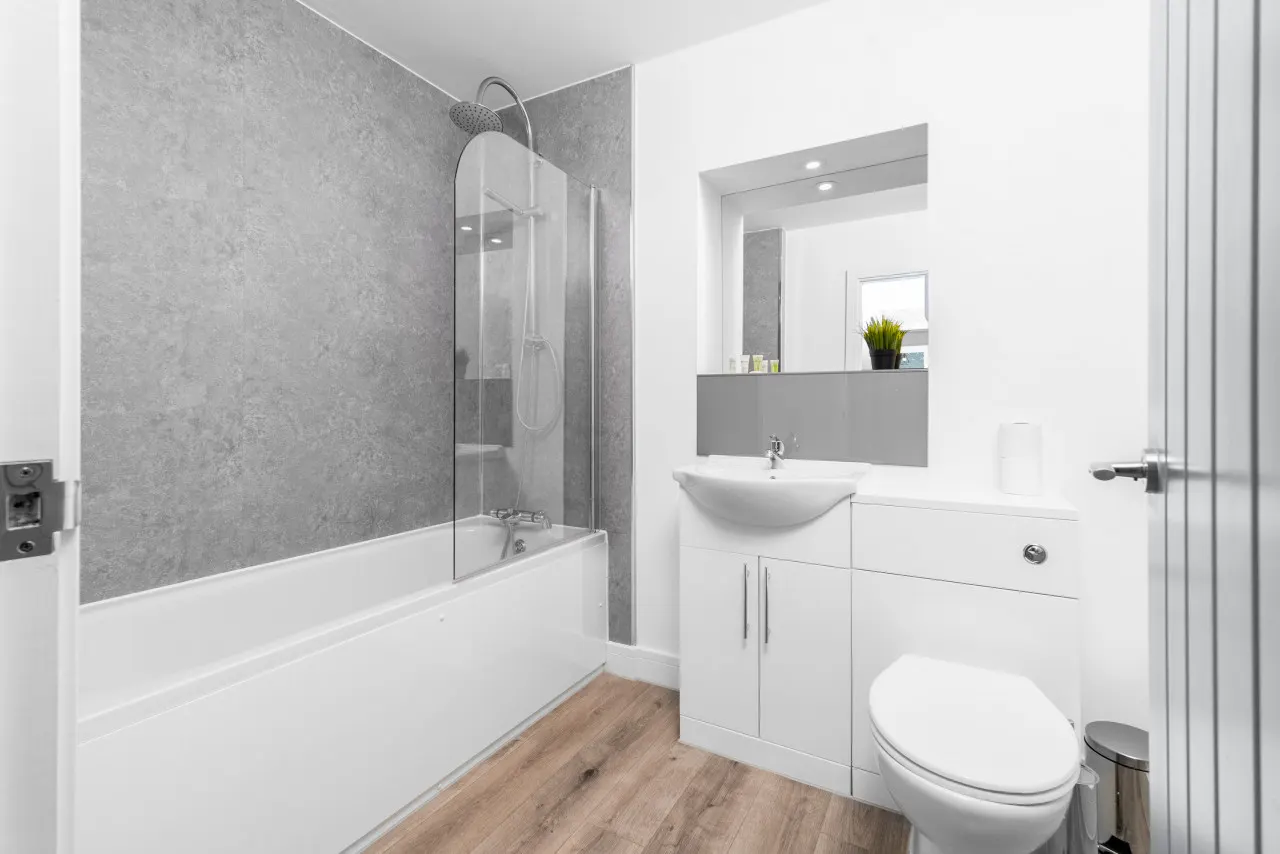 The Marsons Collection - Two Bedroom Apartment - Balcony - Parking - Smethwick 2 5