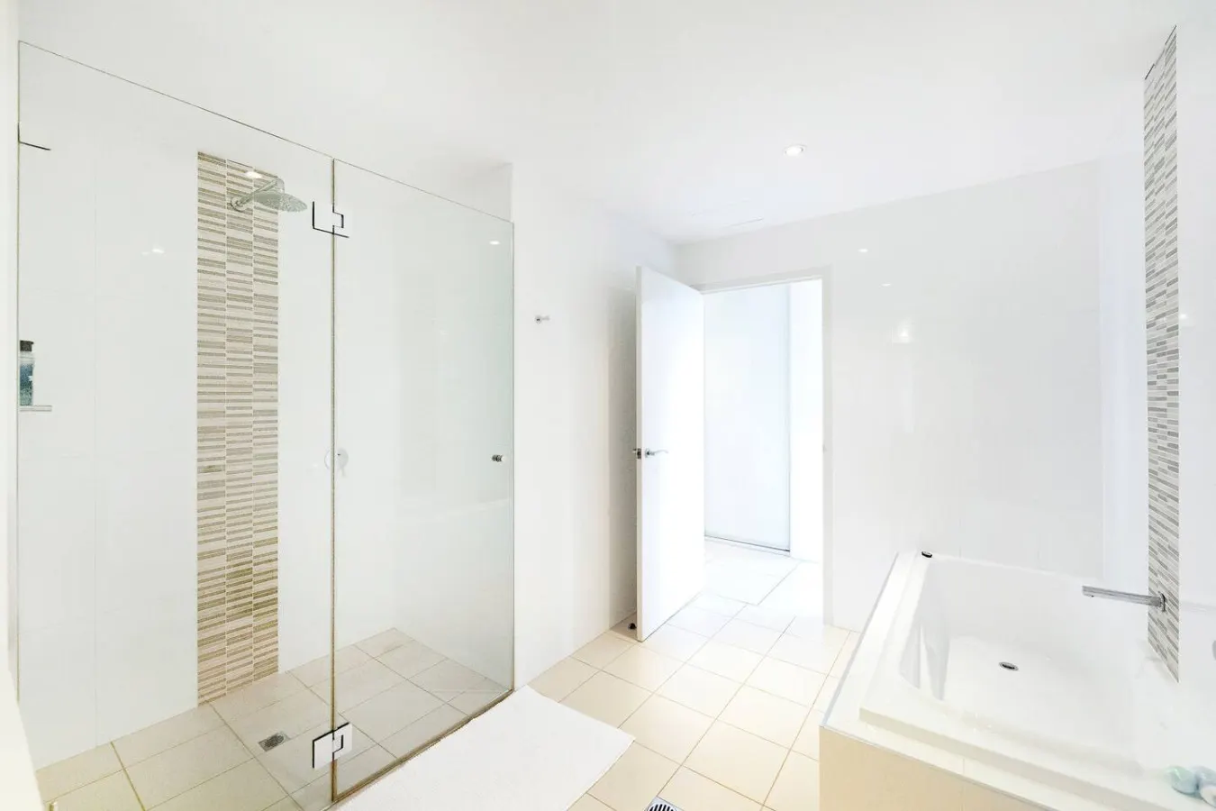 Zen Ocean View Ph ~Spacious Living~ Pool~ Parking 9