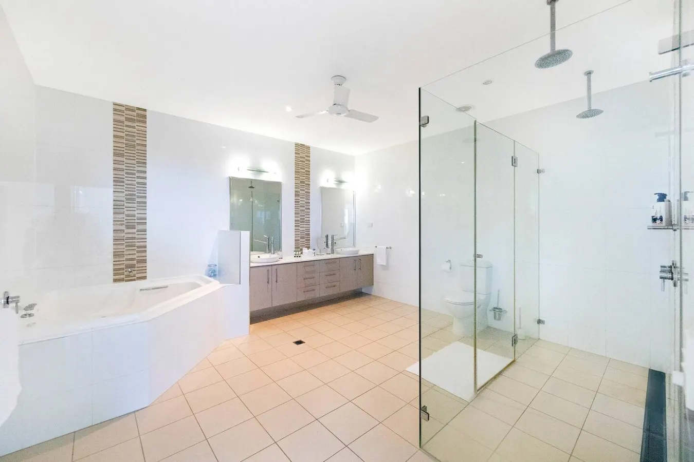 Zen Ocean View Ph ~Spacious Living~ Pool~ Parking 7