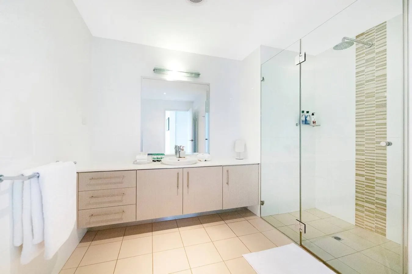 Zen Ocean View Ph ~Spacious Living~ Pool~ Parking 8