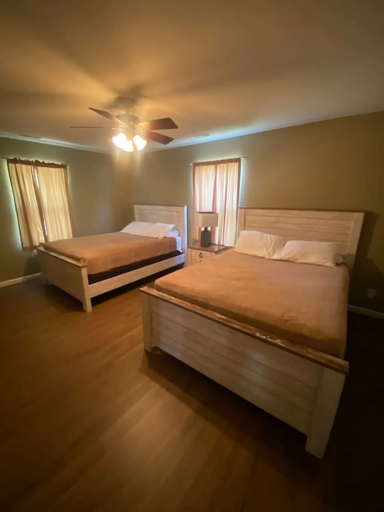 Grey Cabin Sleep 16- free VIP! 2