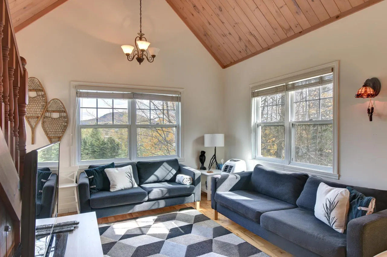 The Golf & Mountain View Retreat by Instant Suites 9