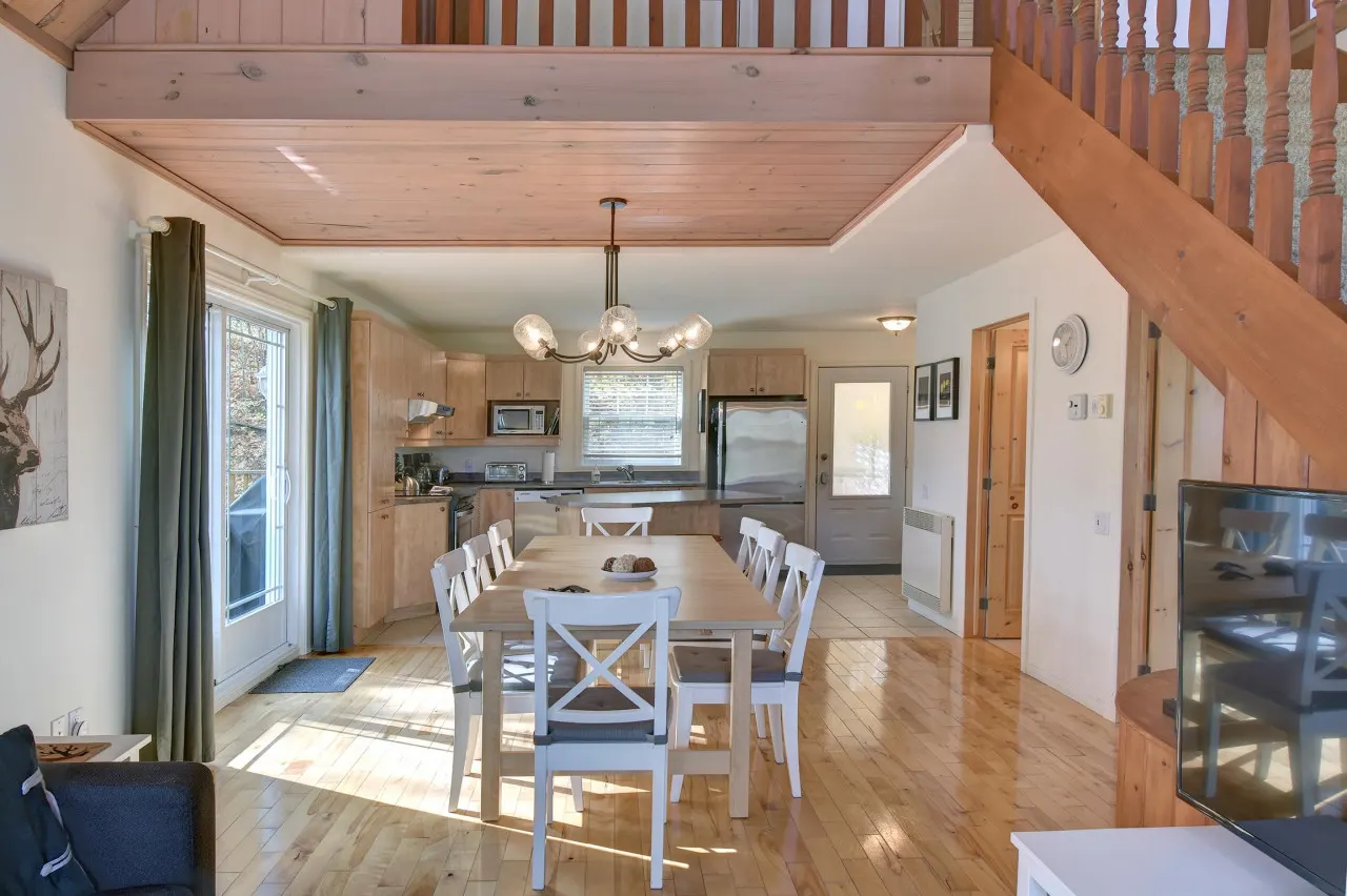 The Golf & Mountain View Retreat by Instant Suites 12