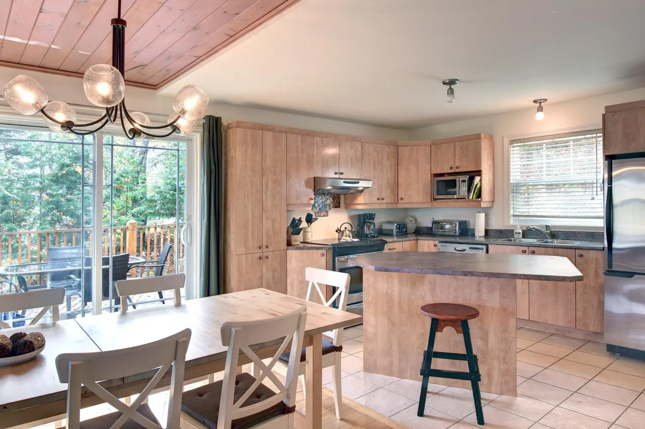 The Golf & Mountain View Retreat by Instant Suites 13