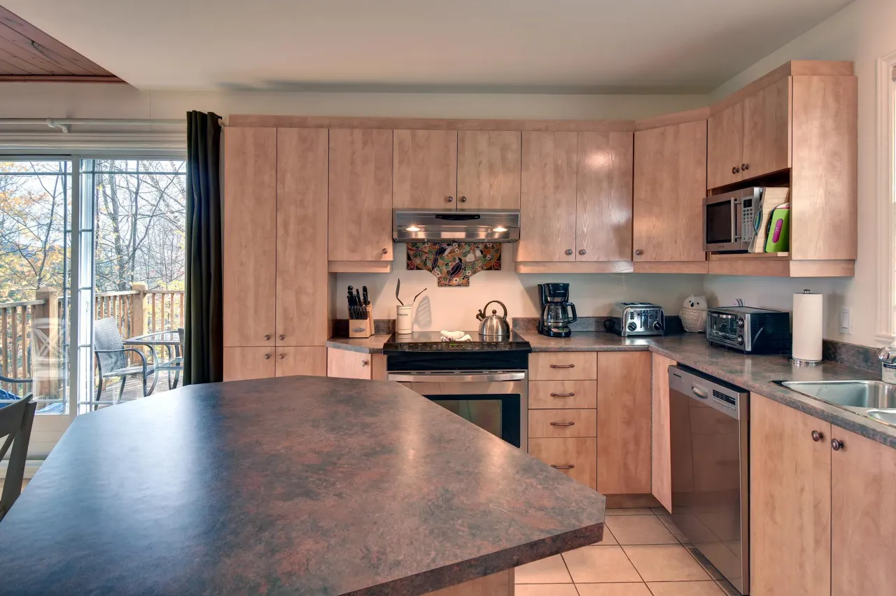 The Golf & Mountain View Retreat by Instant Suites 16