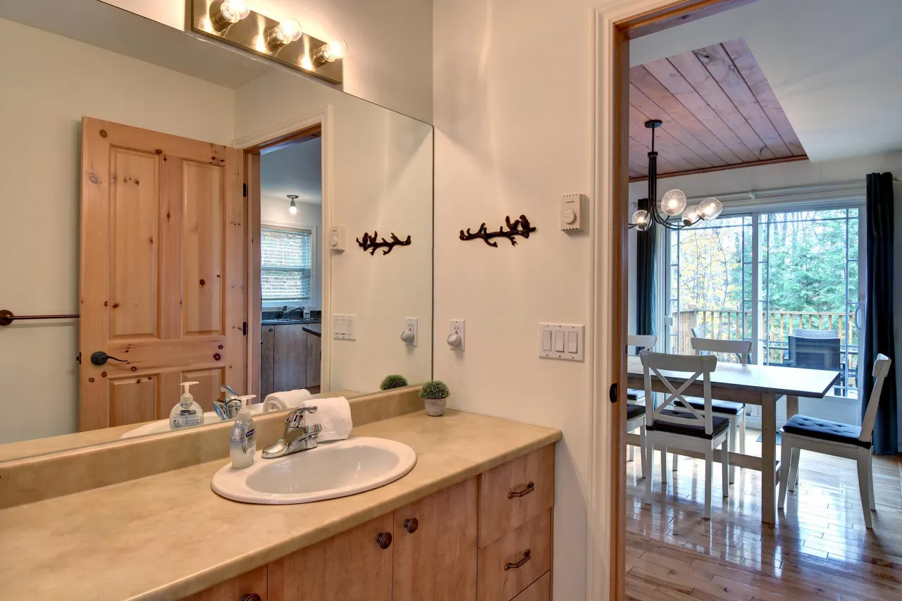 The Golf & Mountain View Retreat by Instant Suites 20