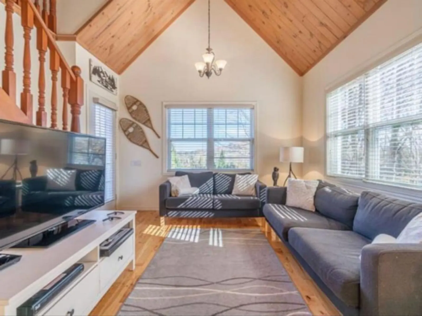 The Golf & Mountain View Retreat by Instant Suites 6