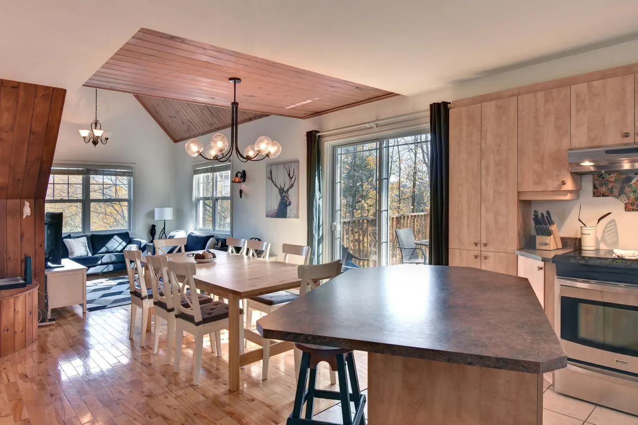 The Golf & Mountain View Retreat by Instant Suites 7