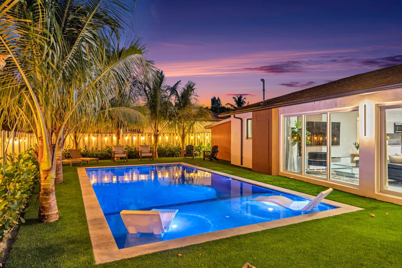 Beach Getaway: Stylish Home with private Pool