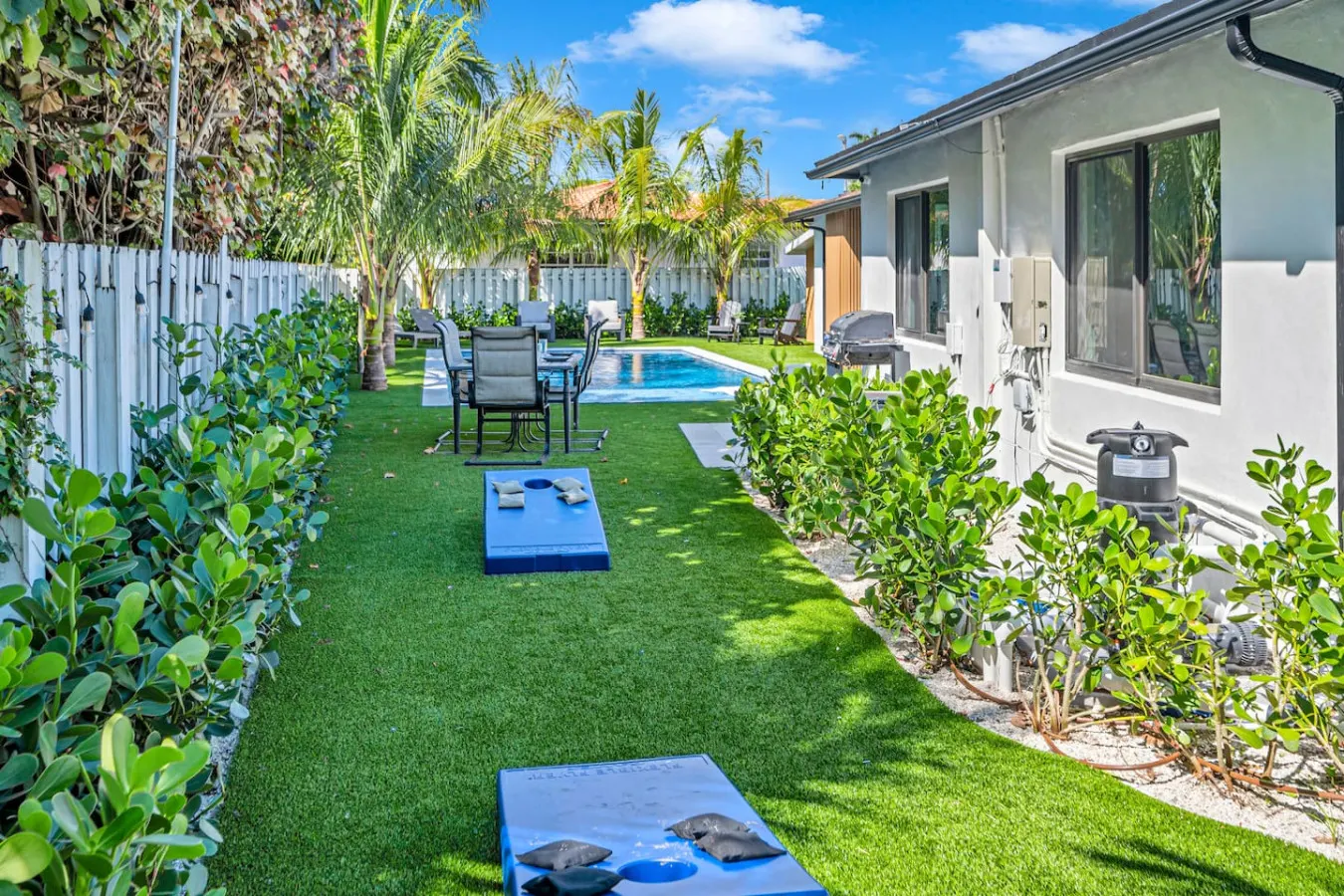 Beach Getaway: Stylish Home with private Pool 12