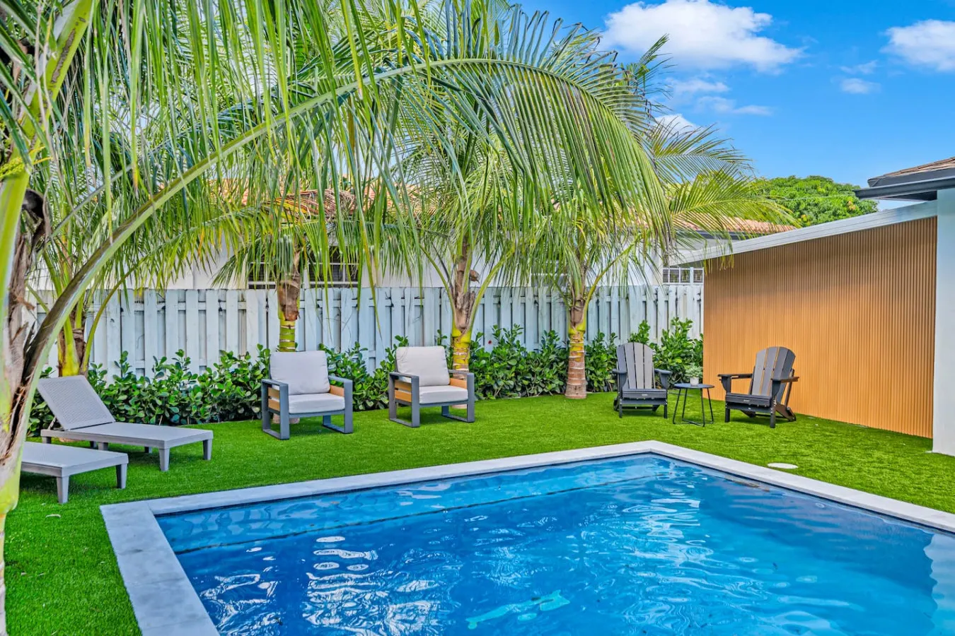 Beach Getaway: Stylish Home with private Pool 18
