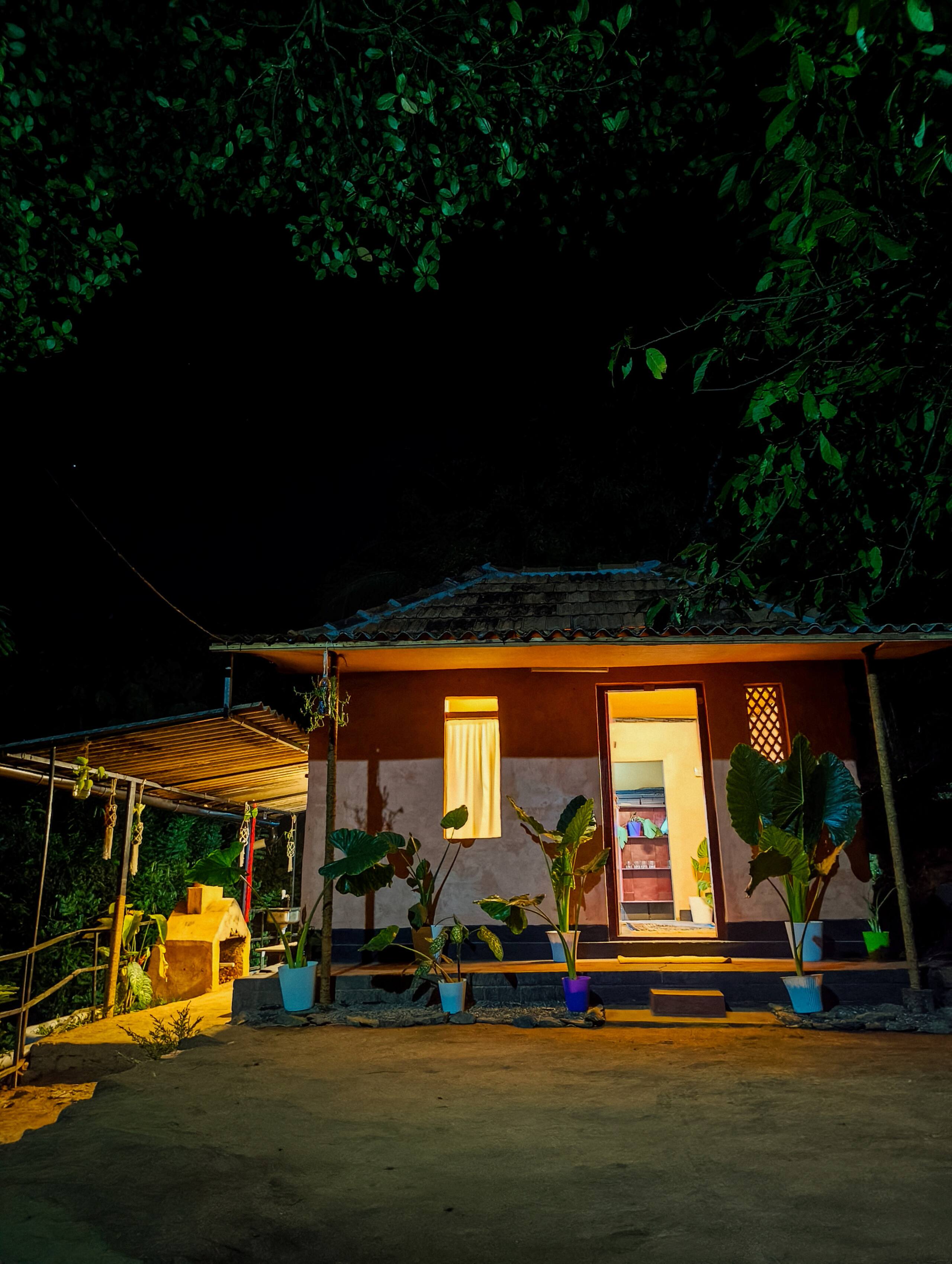 Parijatham Mudhouse | Valley Views and Firepit 3