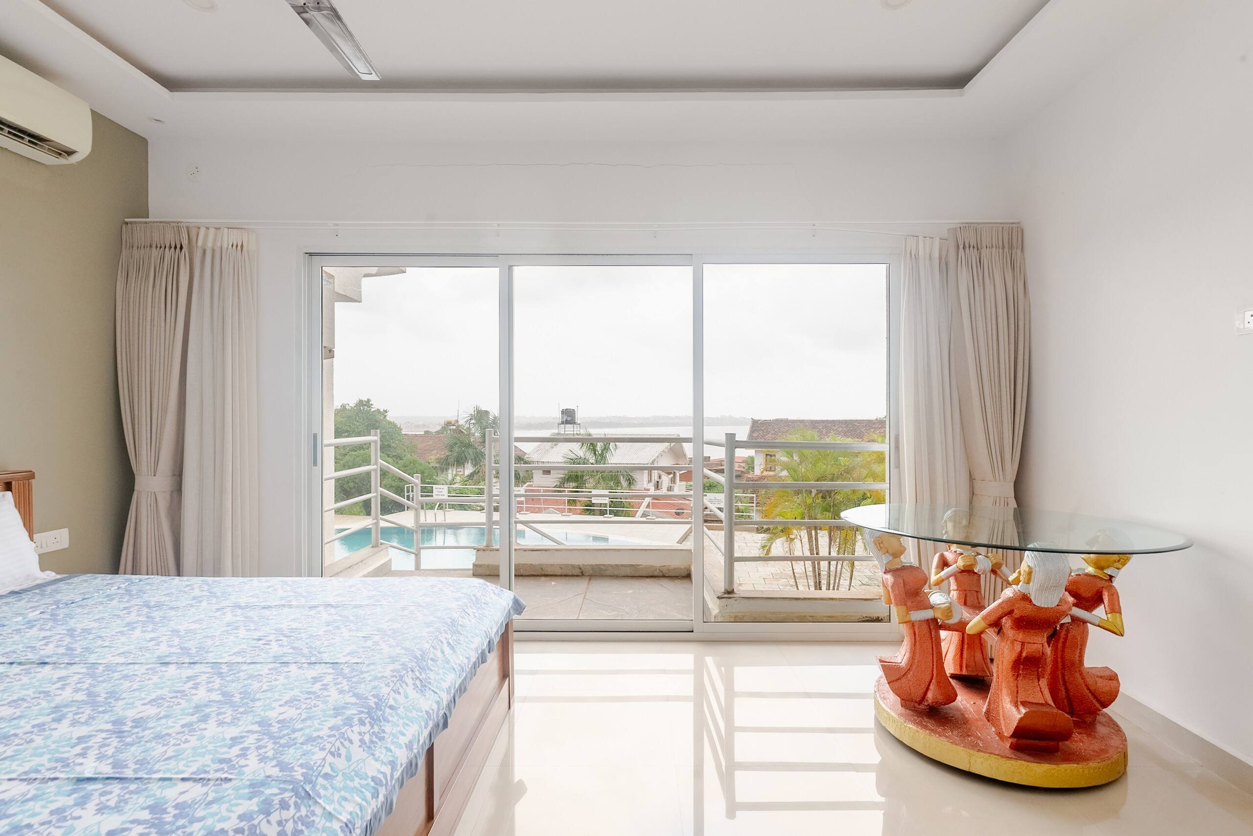 Beach View Luxury 2 BHK near Candolim with Pool 19