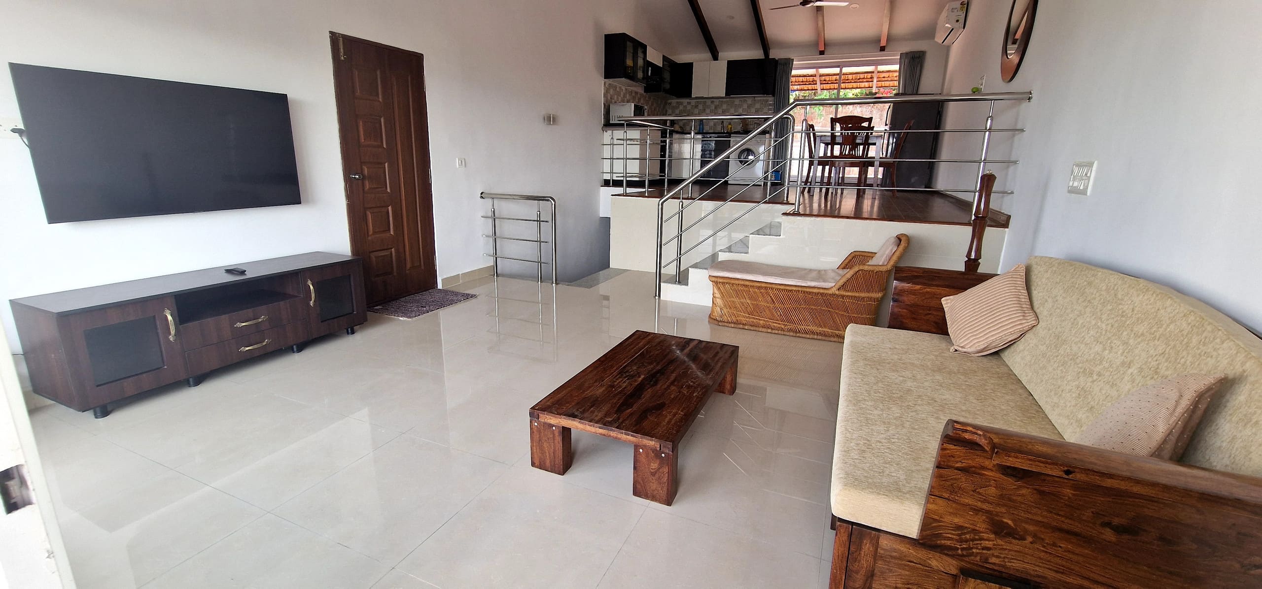 Beach View Luxury 2 BHK near Candolim with Pool 9