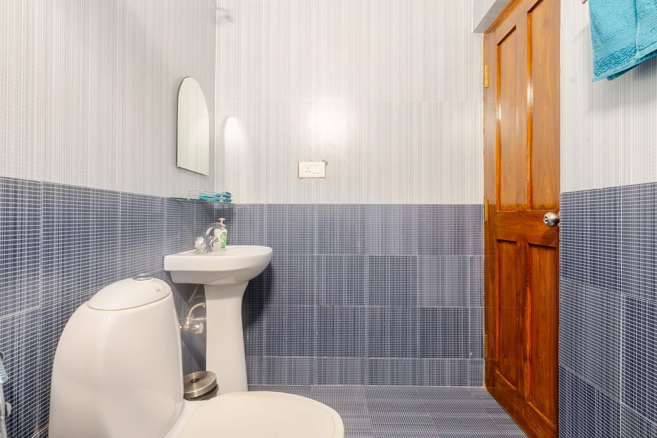 Beach View Luxury 2 BHK near Candolim with Pool 25