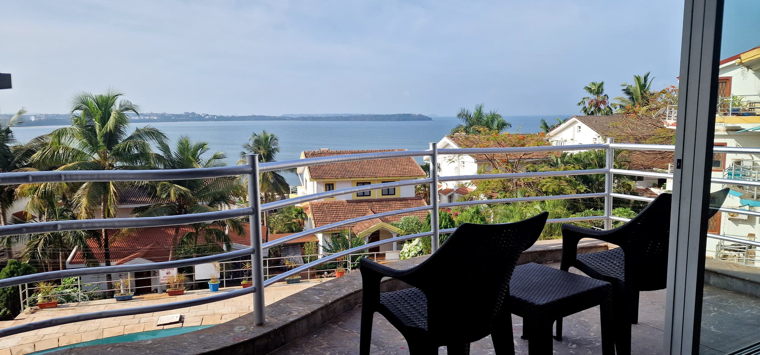 Beach View Luxury 2 BHK near Candolim with Pool 34