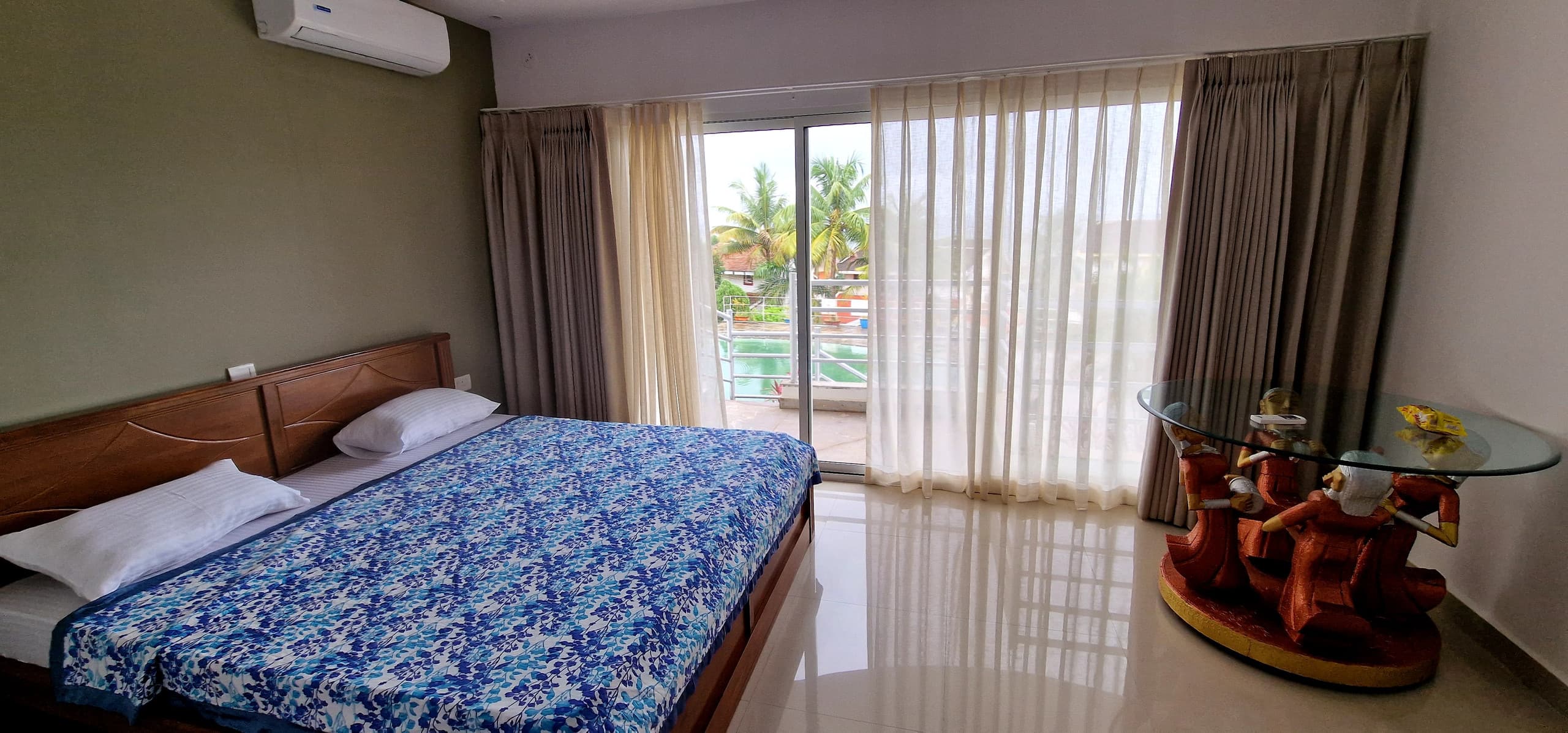 Beach View Luxury 2 BHK near Candolim with Pool 17