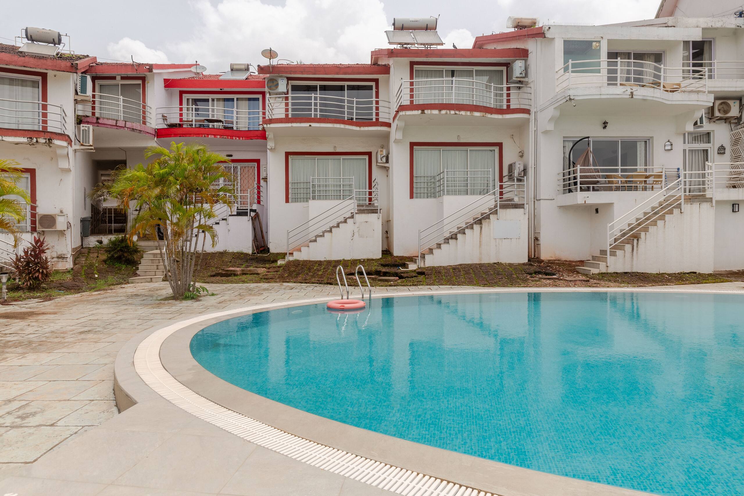 Beach View Luxury 2 BHK near Candolim with Pool 32