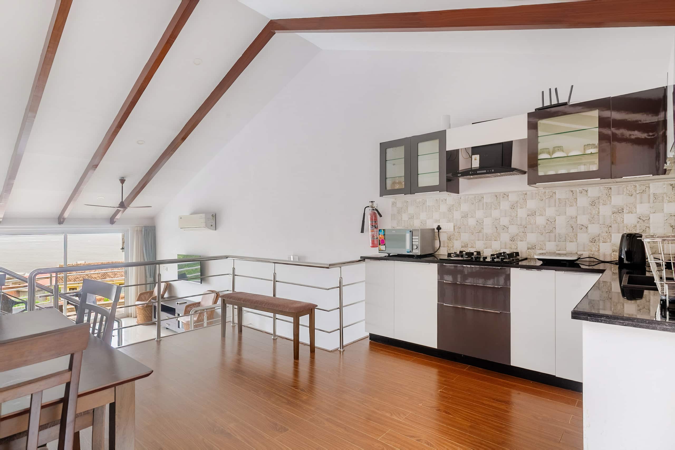 Beach View Luxury 2 BHK near Candolim with Pool 14