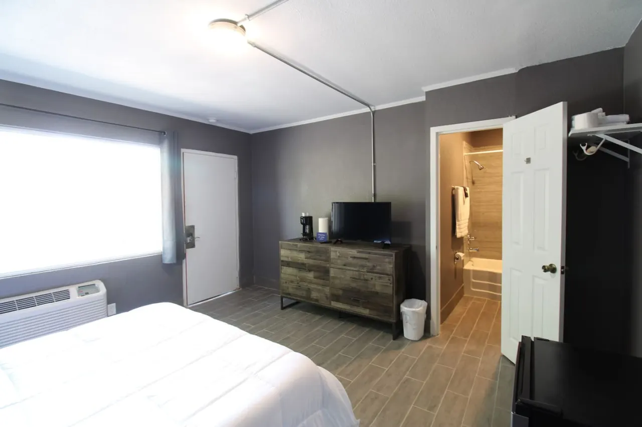The Grand at 1611 Residences 2
