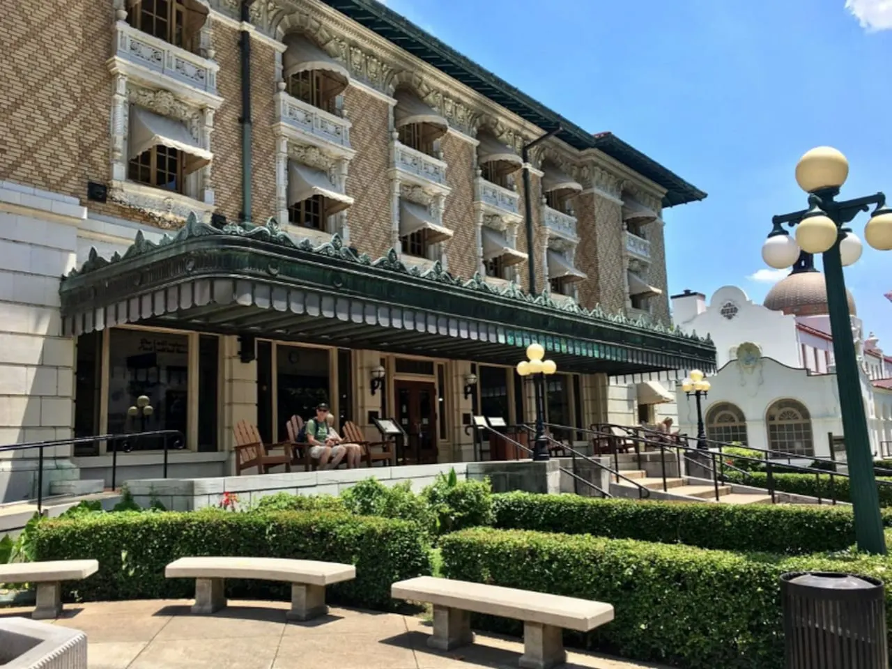 The Grand at 1611 Residences 17