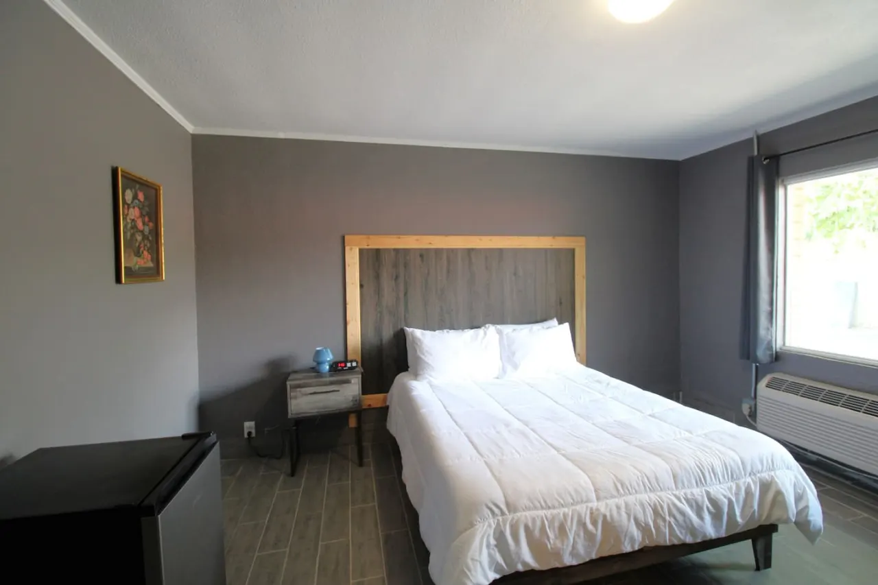 The Grand at 1611 Residences 3