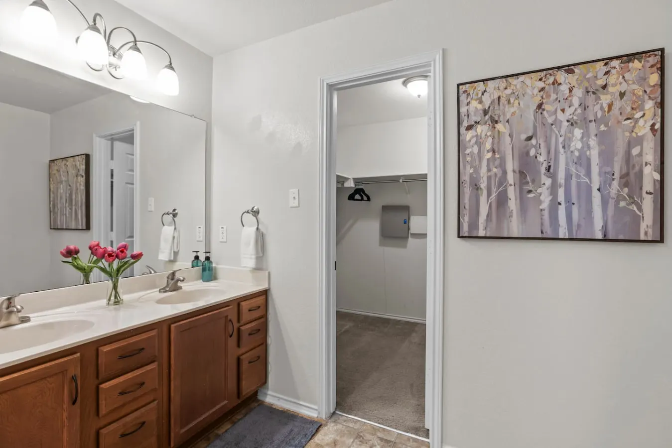 4 Queen Beds + Garage Parking in West Temple 10