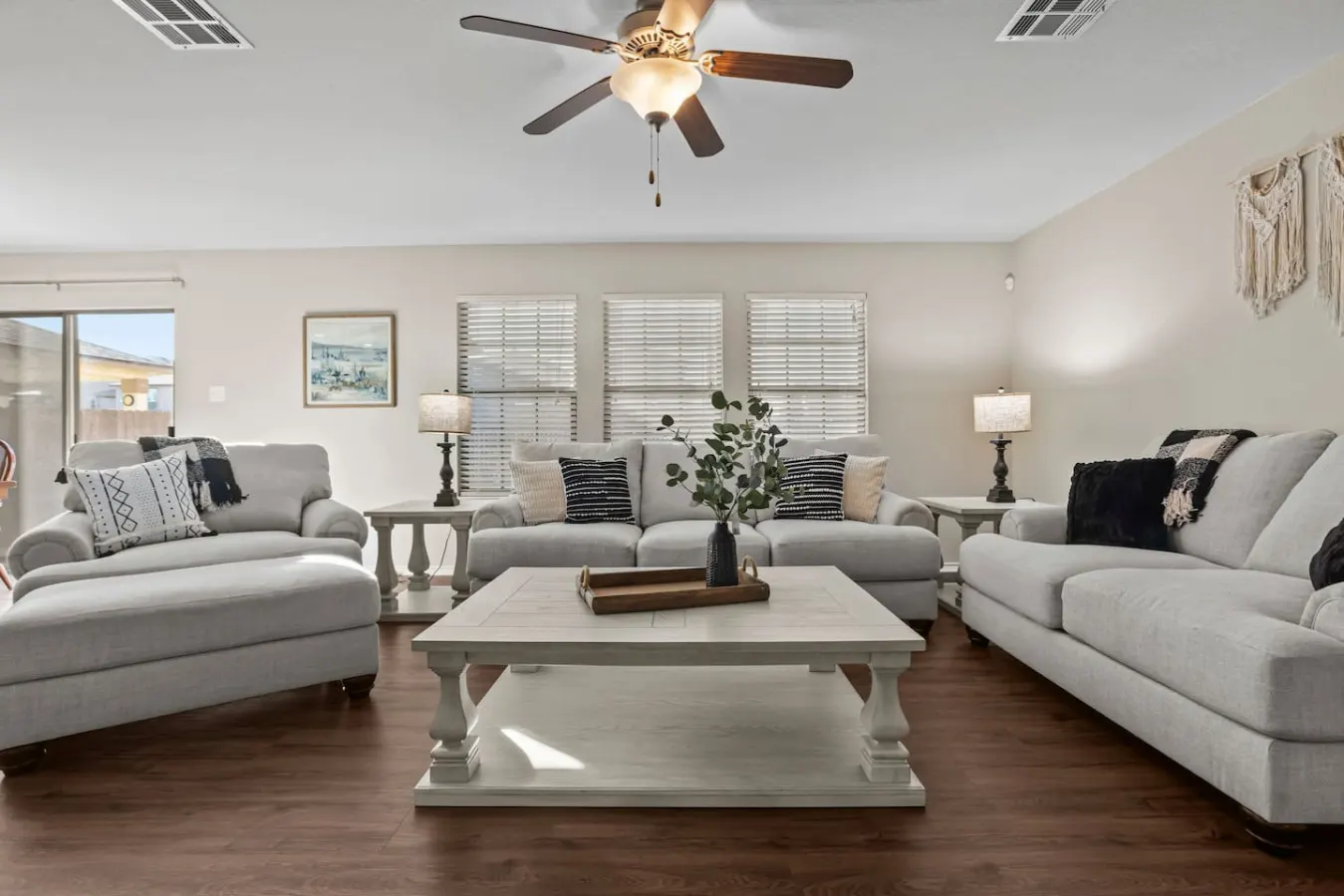 4 Queen Beds + Garage Parking in West Temple 20