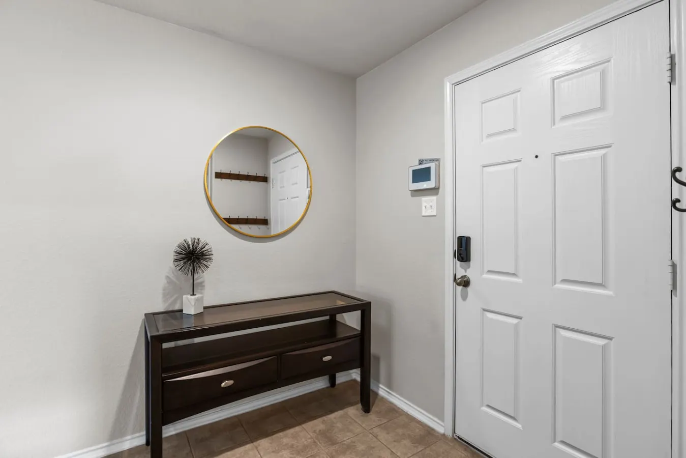 4 Queen Beds + Garage Parking in West Temple 6