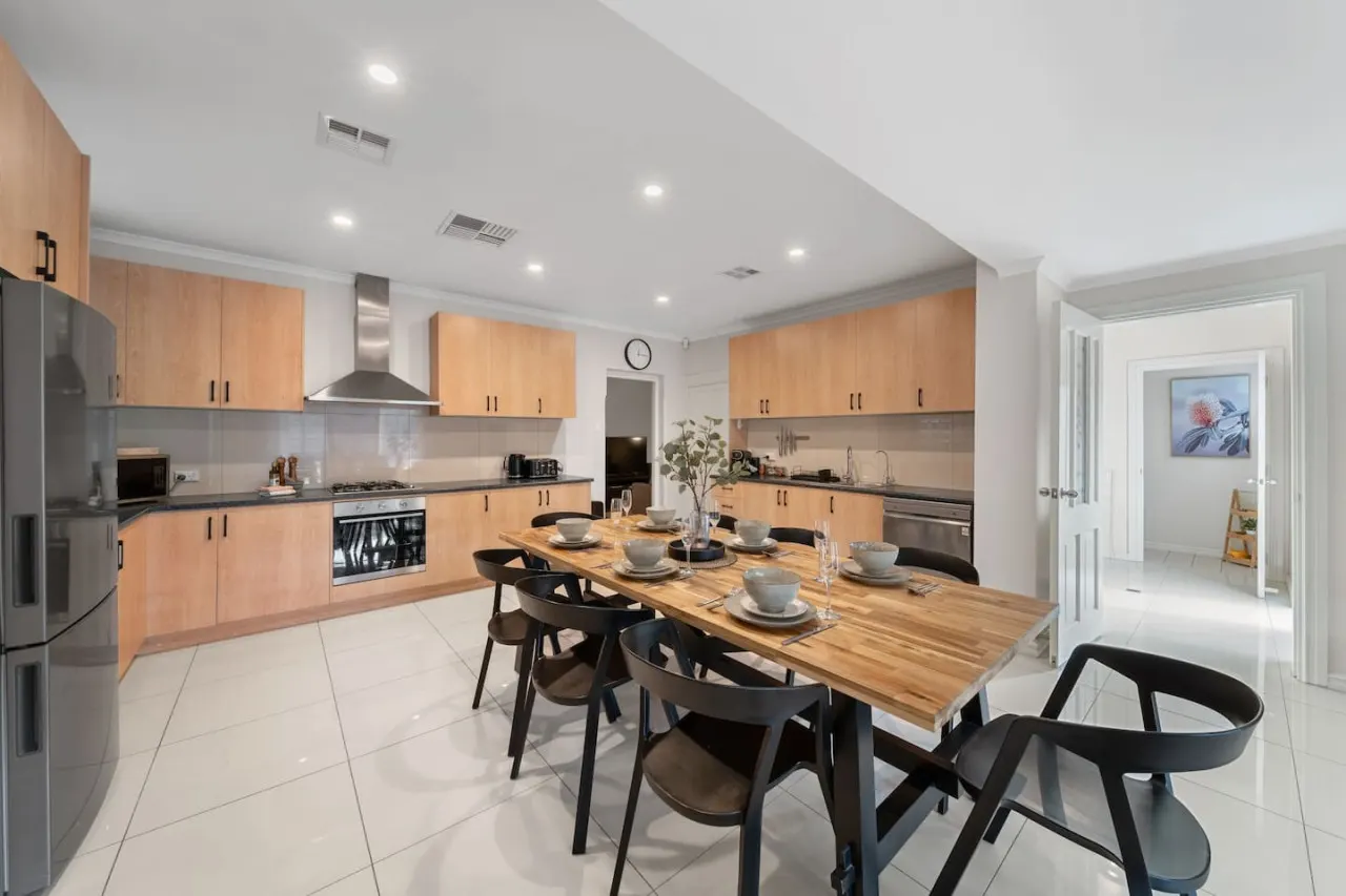 Coopers Cottage—Spacious Pool Escape + Studio 10