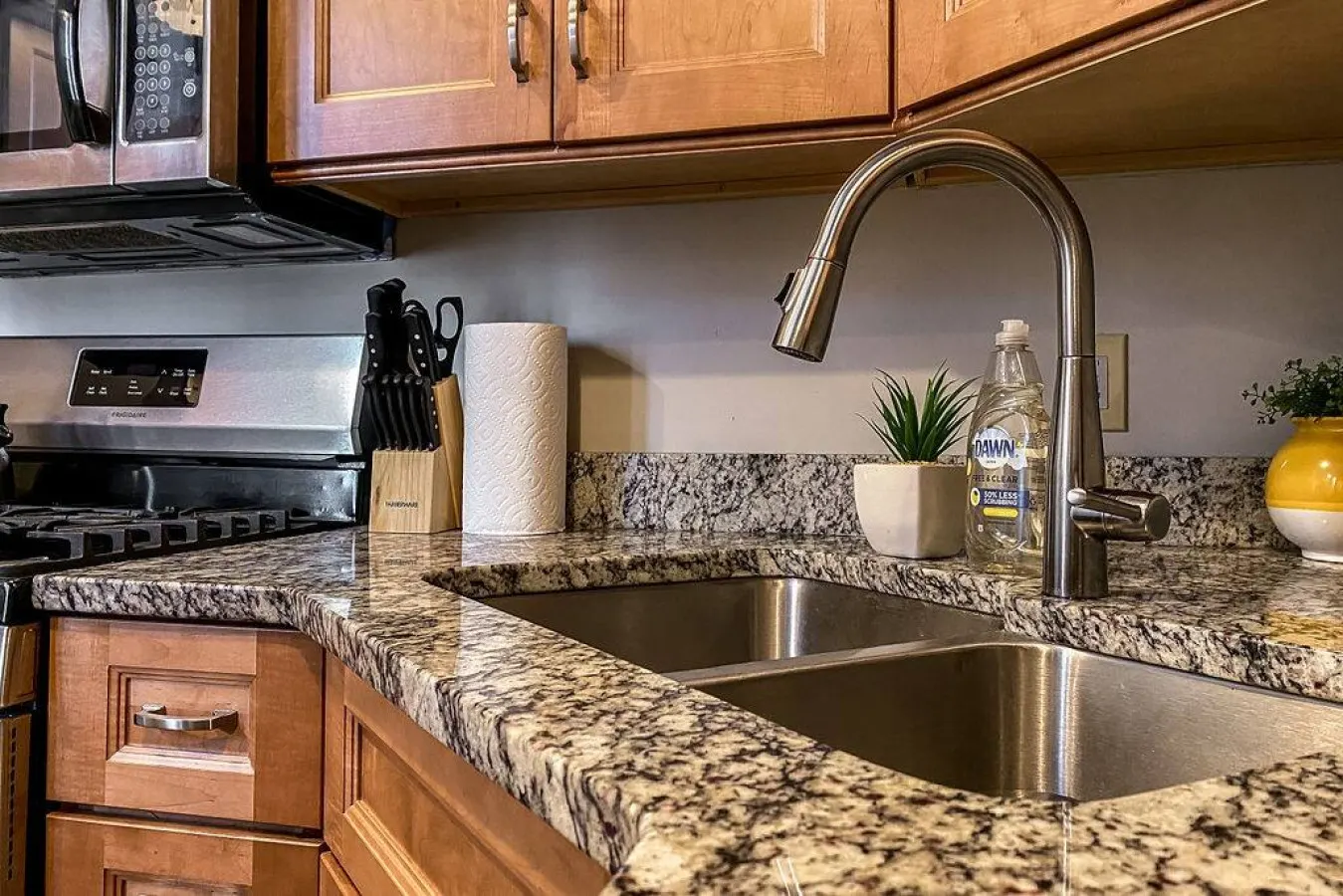 3-BR Soccer Stadium, Fast Drive to OTR & Downtown 3