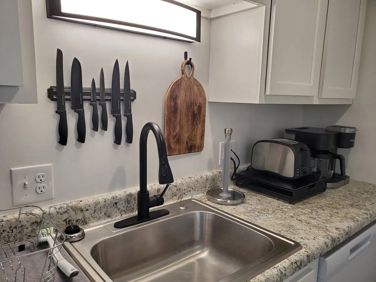 Cozy Apartment Traveling Professionals Welcome 11