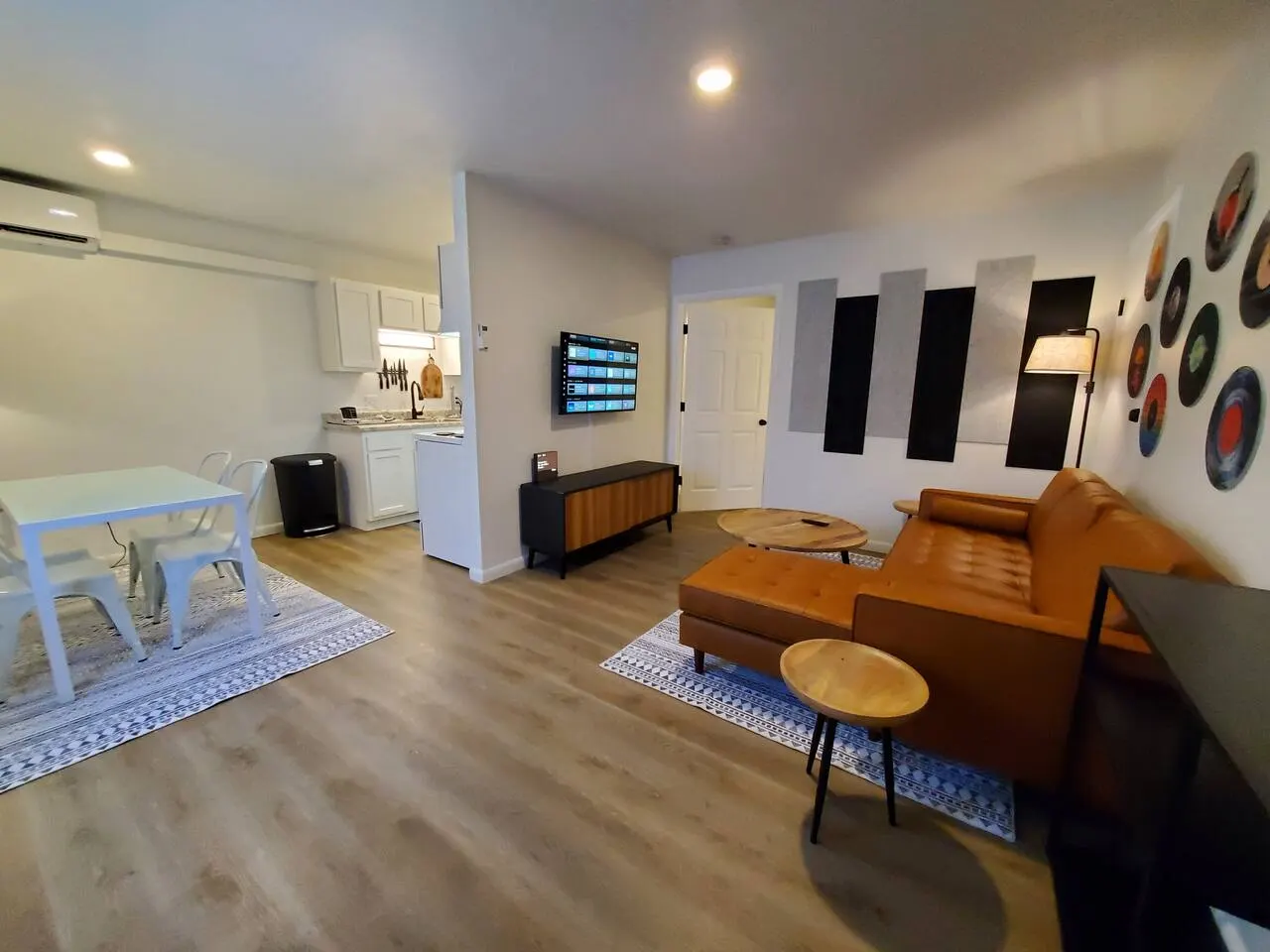 Cozy Apartment Traveling Professionals Welcome 16